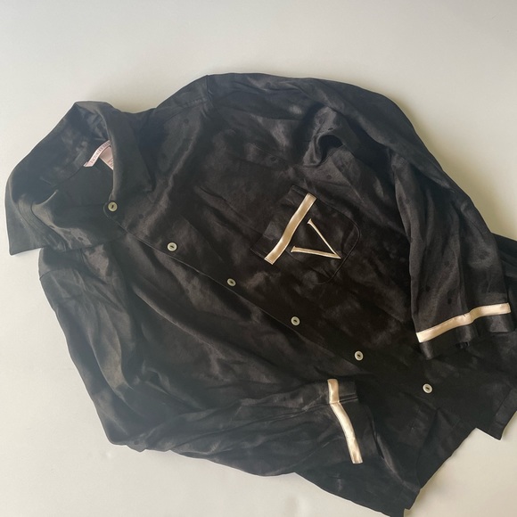 Silk Victoria secret sleepwear - Picture 2 of 3